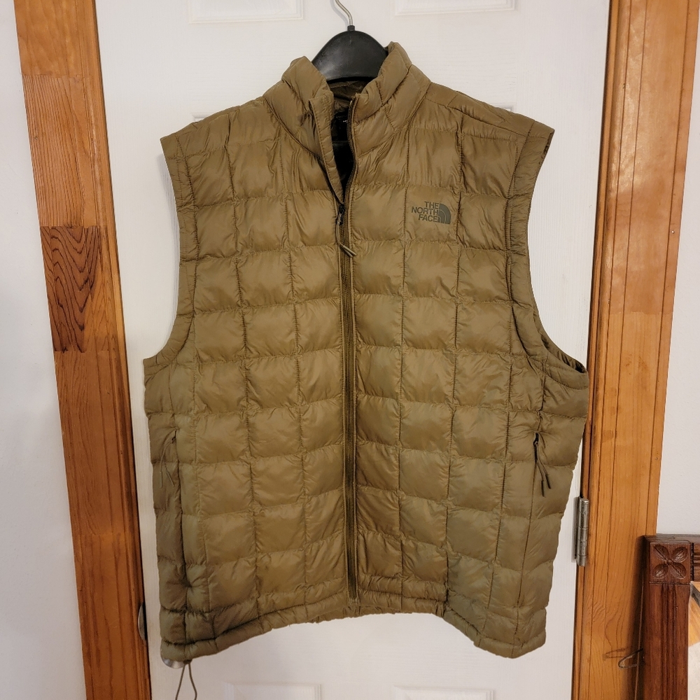 The North Face ThermoBall Eco Insulated Puffer Green Zip  Vest Men L